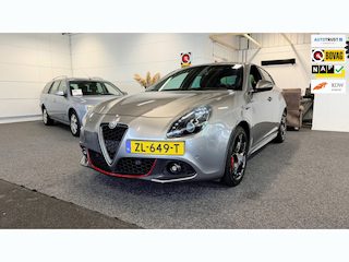 Alfa Romeo Giulietta 1.4 Turbo MultiAir Super, Cruise Control, Airco, Nav, Leer