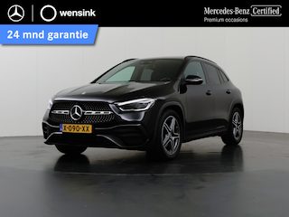 Mercedes-Benz GLA 200 AMG Line | Night | Trekhaak | Panoramadak | Widescreen | Stoelverwarming | Sfeerverlichting | Achteruitrijcamera |
