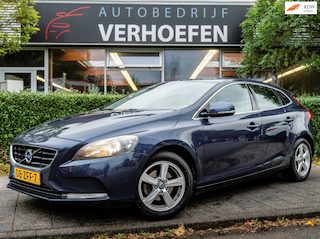Volvo V40 1.6 D2 Momentum | PARKEER CAMERA | LEDER ZWART | CRUISE / CLIMATE CONTR | VOL ONDERHOUD | TREKHAAK !