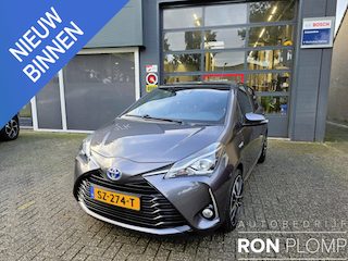 Toyota Yaris 1.5 Hybrid Premium / Airco/ Navigatie, Cruise/ Apple carplay/ Camera/ LED/ LMV/ Panodak/ Alcantara bekleding