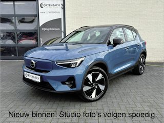 Volvo XC40 Recharge Ultimate 70 kWh | Zwenkbare trekhaak | Panoramadak | Adaptieve cruise | Harman Kardon | Blis |