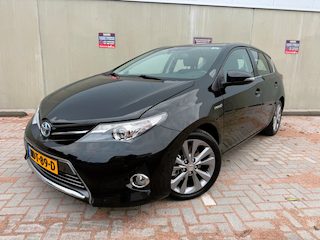 Toyota Auris 1.8 Full Hybrid Exclusive |LUXE UITV 1E EIG|LEDER |KEYLES|VOL OPTIE|