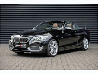 BMW 2-serie Cabrio 220i Luxury Line Xenon - M Sport stuurwiel - Sportstoel