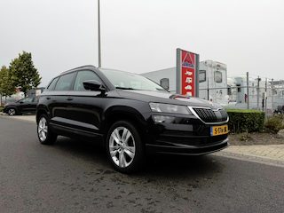 Skoda Karoq 1.5 TSI ACT Style Business | PANO | Carplay | Elektrische Achterklep | Keyless | Camera | Trekhaak | Cruise Control