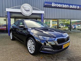Skoda Octavia 1.4 TSI iV PHEV | 204 PK | 1e eigenaar | 3300 KM | Automaat | Adaptieve Cruise Control | Dodehoek |