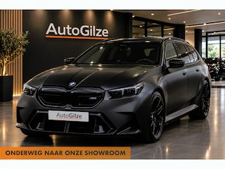 BMW 5-serie Touring l Pano l Frozen Deep Grey l Hemelbekleding Alcantara l Elektrische Trekhaak l Direct Leverbaar