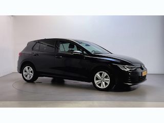 Volkswagen Golf 1.0 eTSI DSG Life Business Alcantara Sfeerverlichting Navigatie Stoelverwarming