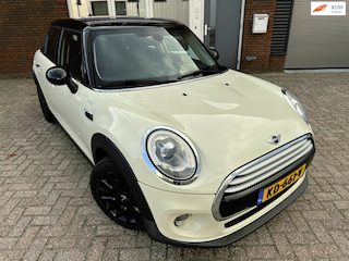 Mini Cooper 5-Deurs 1.5 Chili Serious Business / Navi / PDC / Clima / Cruise