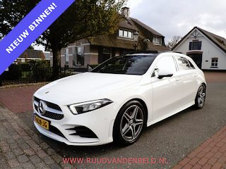 Mercedes-Benz A-klasse 200 AMG / PANODAK / SFEERVERLICHTING / CAMERA / CRUISE / NAVI