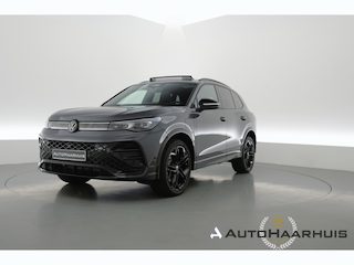 Volkswagen Tiguan 1.5 eHybrid R-Line Edition | Rijklaar! | Pano | Trekhaak | HUD | Adapt. Cruise | Keyless | IQ Light | 360cam | Dodehoek |