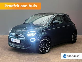Fiat 500 La Prima 42 kWh 3+1 Panorama Dak | Adaptieve Cruise | Parkeersensoren Voor + Achter | Camera | 17" Lichtmetaal | Achteruitrijcamera | Airco (automatisch) | Apple Carplay/Android Auto|telefoonintegratie premium