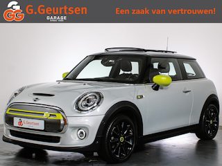 Mini Mini Charged 33 kWh Panoramadak, Volleder, Apple Carplay/Android Auto,