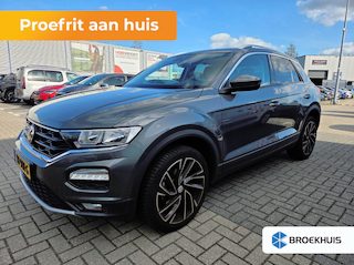 Volkswagen T-Roc 1.5 TSI Style Adaptieve Cruise | Trekhaak | 18" Lichtmetaal | Parkeersensoren Rondom | Airco | Navigatie | Airco (handmatig) | Comfortstoel(en) | Cruise control adaptief