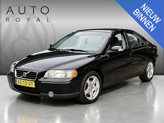 Volvo S60 2.0T Edition II | TREKHAAK | CRUISE |