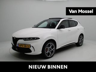 Alfa Romeo Tonale 1.3T PHEV Tributo Italiano | Parkeercamera 360° | Harman-Kardon Soundsystem | Panoramisch Schuif/kantel Dak | Lederen Stoelen |
