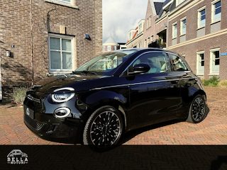 Fiat 500 La Prima 42 kWh | SOH 94,5% | RIJKLAARPRIJS | Panoramadak | 360° Camera | Adaptive Cruise | Ivoor Leder