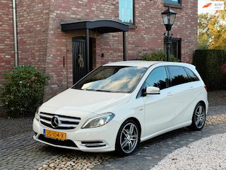 Mercedes-Benz B-klasse 180 Ambition Navi Led trekhaak mooi!