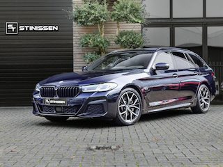 BMW 530e xDrive Business M-sport Laser ACC Leren bekleding 19 inch velgen Trekhaak