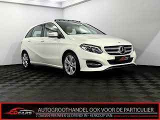 Mercedes-Benz B-klasse 180 Business Solution AMG Panoramadak, Leder, Camera, Cruise control, Clima, Keyless start, Stoelverwarming, A start stop