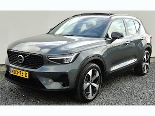 Volvo XC40 2.0 B3 Ultra Dark 19” Wielen - Panoramadak - Harman Kardon Audio - 360 Camera - R980 Interieur – Power seats met memory - Full led koplampen –Donkere hemel