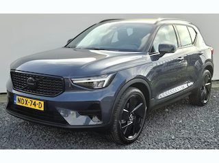 Volvo XC40 2.0 B3 Black Edition Plus 20” Wielen - Adaptive Cruise Control - Harman Kardon Audio - Climate - R7C0 Interieur – Camera achter - PDC voor en achter - Power seats links met memory - Two Tone