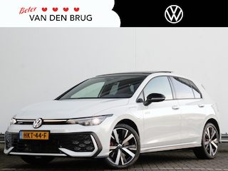 Volkswagen Golf 1.5 eHybrid GTE | Panoramadak | Trekhaak wegklapbaar | Adaptief onderstel | Head-up | Matrix LED | 360° camera | Black style |