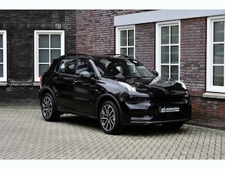 Lynk & Co 01 My25 1.5PHEV Core - MY26 Grib Automotive B.V. – Klein in schaal, groot in service! Welkom bij Grib Automotive B.V. uit Sassenheim! Bij ons draait alles om persoonlijk contact, vertrouwen en tevreden klanten. Wij zijn een kleinschalig autobedrijf met