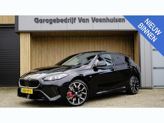 BMW 123 218pk xDrive Pano.Dak M-Performance Schaalstoelen H&K 360-View HUD 19inch LM LED Widescreen *NL auto* 12889km!