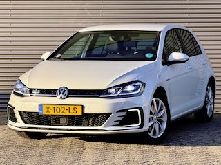 Volkswagen Golf 1.4 TSI PHEV GTE | Trekhaak | Virtual Cockpit | Camera | Matrix LED | Winter Pakket | Dealer Onderhouden!