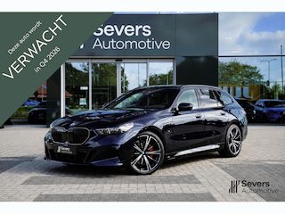 BMW 5-serie Touring 530e xDrive M Sport Pro | Panoramdak | Trekhaak | Driving Assistant Prof | Harman Kardon Hi-Fi geluidssysteem | Parking Assistant Prof | Alcantara Hemelbekleding | Travel Pakket |