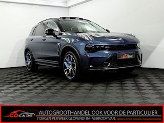 Lynk & Co 01 1.5 Panoramadak, 360 Camera, Navi, Keyless start, Stoelverwarming, Elektrische achterklep, Lichtmetalen velgen
