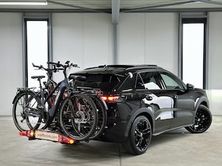 Volkswagen T-Roc 1.5 eTsi R-Line First Edition | Trekhaak | Pano | Black-style | Licht-pakket (IQ.Light)
