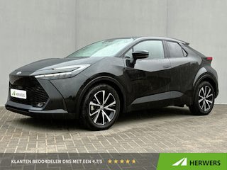 Toyota C-HR 1.8 Hybrid 140 First Edition / Adaptieve Cruise Control / Stoel-/Stuurverwarming /  Elektrische achterklep / Achteruitrijcamera / All-season banden / Navigatie / Apple Carplay/Android Auto /