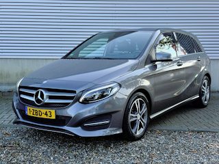 Mercedes-Benz B-klasse 180 Ambition Automaat [ Face lift mod.Fm navi,cruise,lmv,trekhaak ]