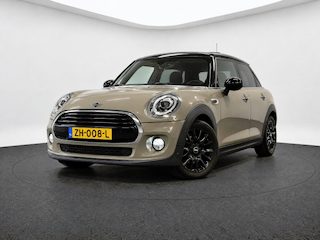 Mini Cooper 5-Deurs 1.5 Business Edition (PANO, JCW, CAMERA, H&K AUDIO, STOELVERWARMING)