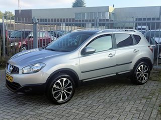 Nissan Qashqai 2.0 Connect Edition 140PK AUTOMAAT NIEUWSTAAT! PANO l CAMERA l NAVI l AFNEEM HAAK l CRUISE! GROTE BEURT & APK l TOP