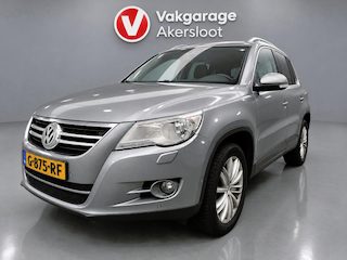 Volkswagen Tiguan 1.4 TSI Sport&Style / Parkeersensoren / Bluetooth / Airco / Navi / Trekhaak