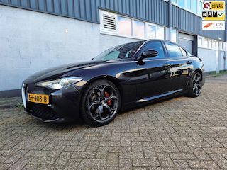 Alfa Romeo Giulia 2.0T Super Veloce met Squadra Massimo