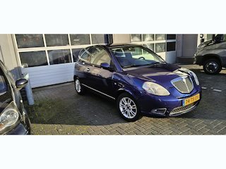 Lancia Ypsilon 1.4 Oro