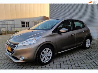 Peugeot 208 1.2 VTi Envy NAVI PSENSOR CRUISE TREKHAAK 2 X SLEUTELS