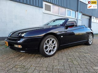 Alfa Romeo Spider 2.0-16V T.Spark L -wat een fijne Spider-