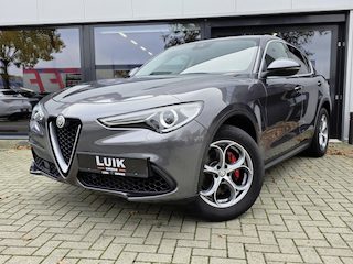 Alfa Romeo Stelvio 2.0 T AWD Super + BI-XENON + ADAPT CRUISE + VOLLEER + CAMERA + KEYLESS