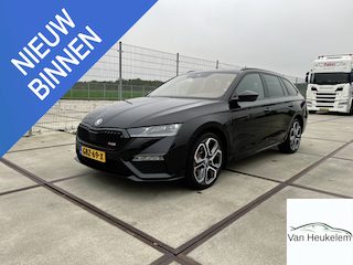 Skoda Octavia Combi 1.4 TSI RS iV PHEV Business | PANO | STANDKACHEL | TREKHAAK