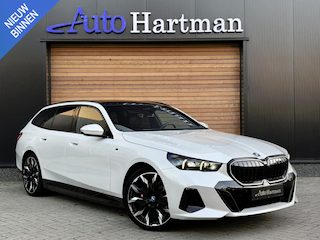 BMW 5-serie Touring 530e M Sport Edition B&W|STOELVENT.|PANO|HEAD-UP|TREKHAAK