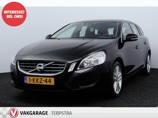 Volvo V60 1.6 T3 Momentum/ Trekhaak/ 17'' LMV/ Half-Leder/ Navi/ Clima/ Cruise/ Elek. pakket/ Isofix/ Bluetooth/ Armsteun/ Multi. LEDER. Stuur/ PDC/ Chroom/ LED Dagrijverl.