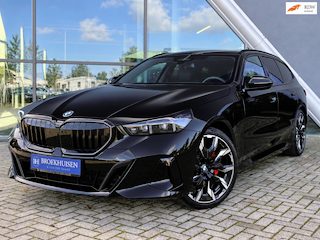 BMW 5-serie Touring 530e xDrive M-sport Pro 300pk Shadow / Trekhaak / HUD / 21inc / Carbon