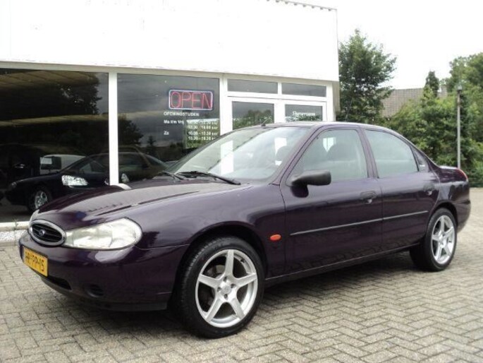 Ford Mondeo 1800 TDSL 4D