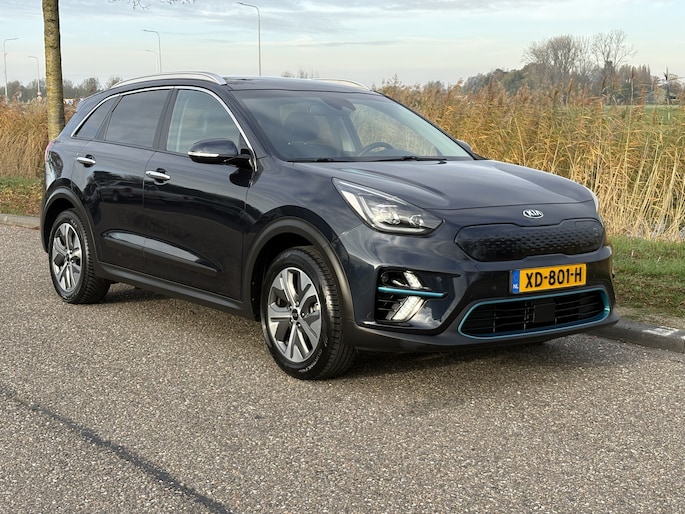 Kia e-Niro ExecutiveLine 64 kWh |Memory|JBL|Camera|Stoel verw. + koeling|All Season|Parkeers voor|Keyless