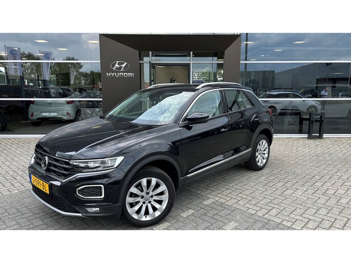 Volkswagen T-Roc 1.5 TSI Sport | DSG Versnellingsbak | Parkeersensoren voor en achter | Airco | Radio | Auto-Hold | Lichtmetalen velgen | | Airco (automatisch) | Lichtmetalen velgen 17" | Multimedia-voorbereiding