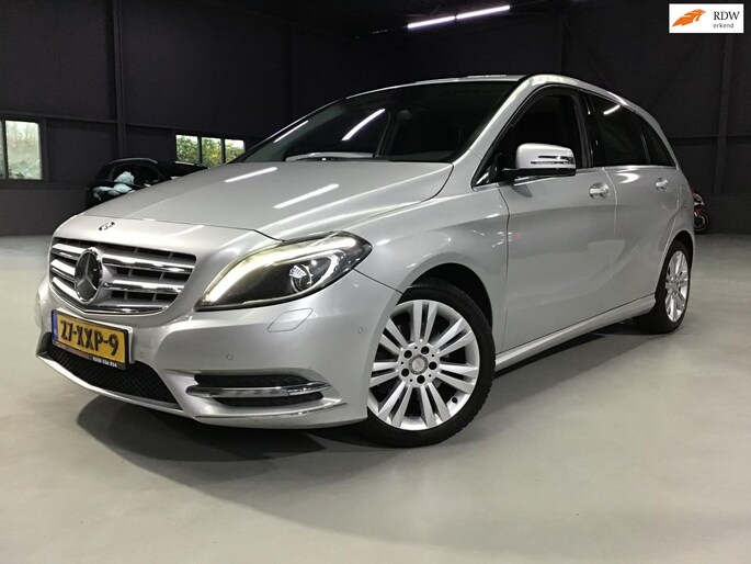 Mercedes-Benz B-klasse 200 Ambition I Automaat I Trekhaak I Hoge instap I Cruise control I Parksens v + a I Navi I Airco I Isofix